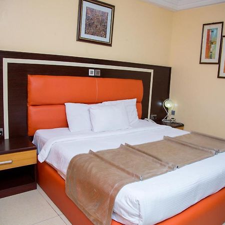 Sweet Spirit Hotel And Suites Danag - 포트하커트 외부 사진