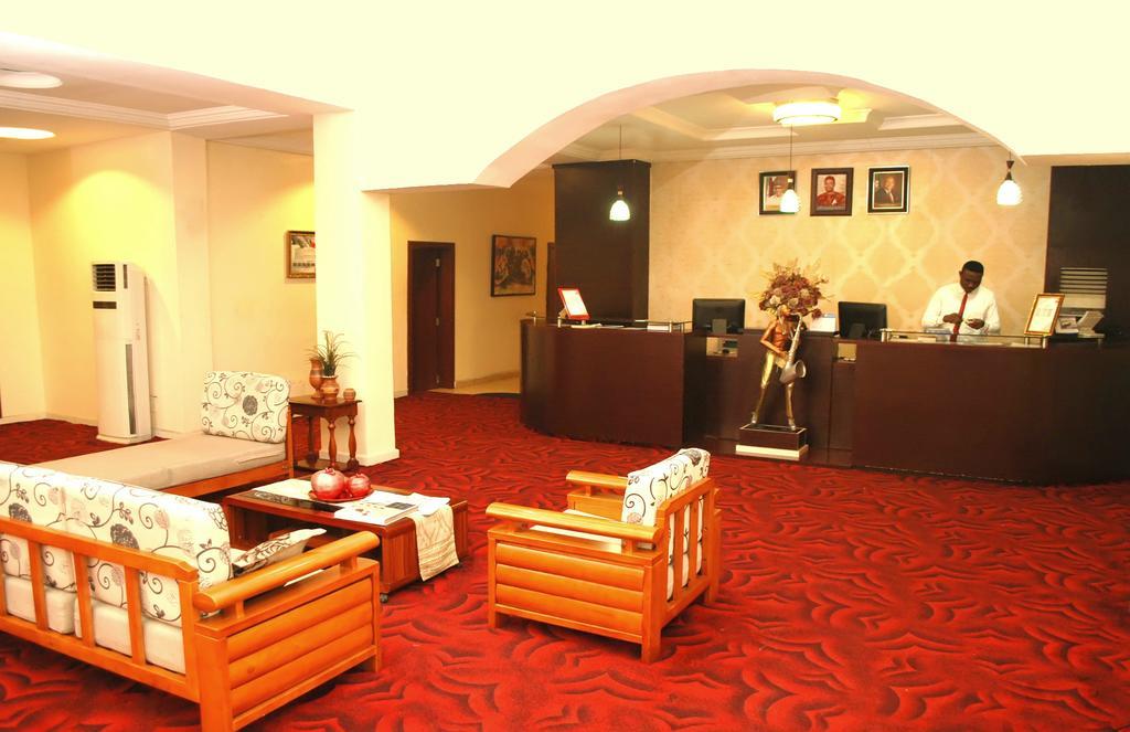 Sweet Spirit Hotel And Suites Danag - 포트하커트 외부 사진