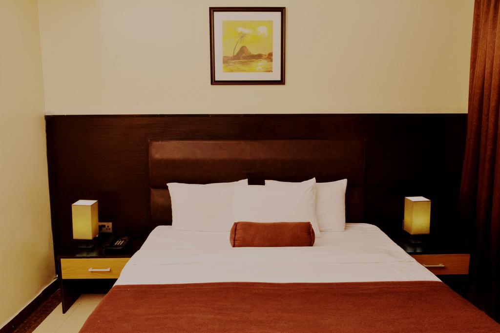 Sweet Spirit Hotel And Suites Danag - 포트하커트 외부 사진