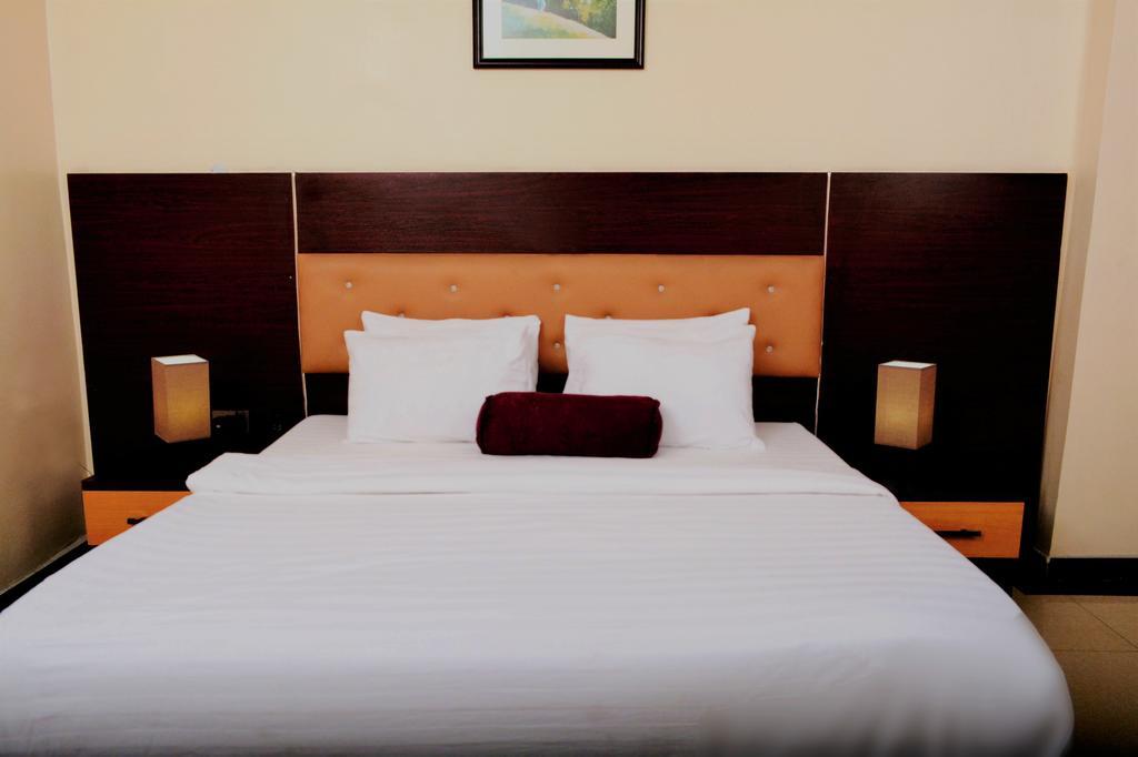Sweet Spirit Hotel And Suites Danag - 포트하커트 외부 사진