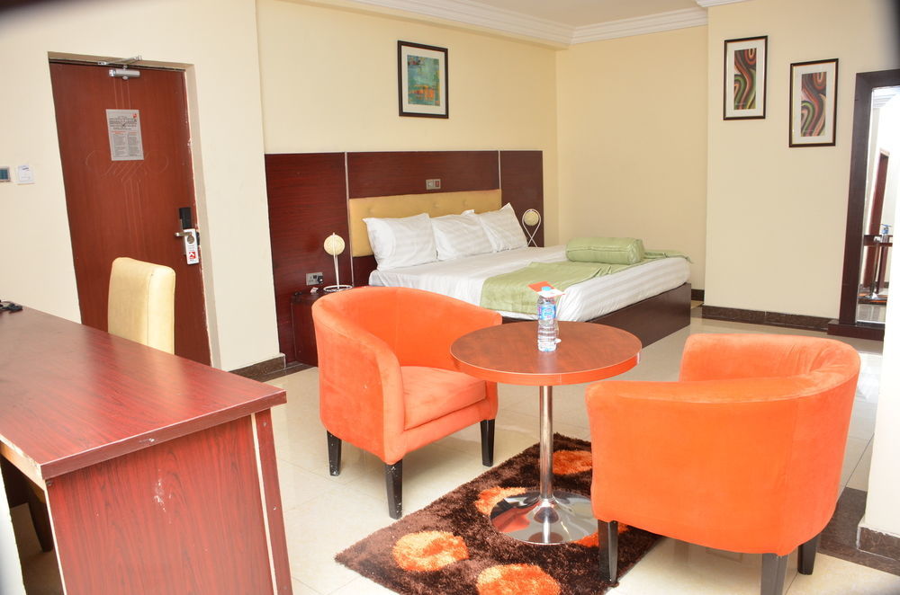 Sweet Spirit Hotel And Suites Danag - 포트하커트 외부 사진