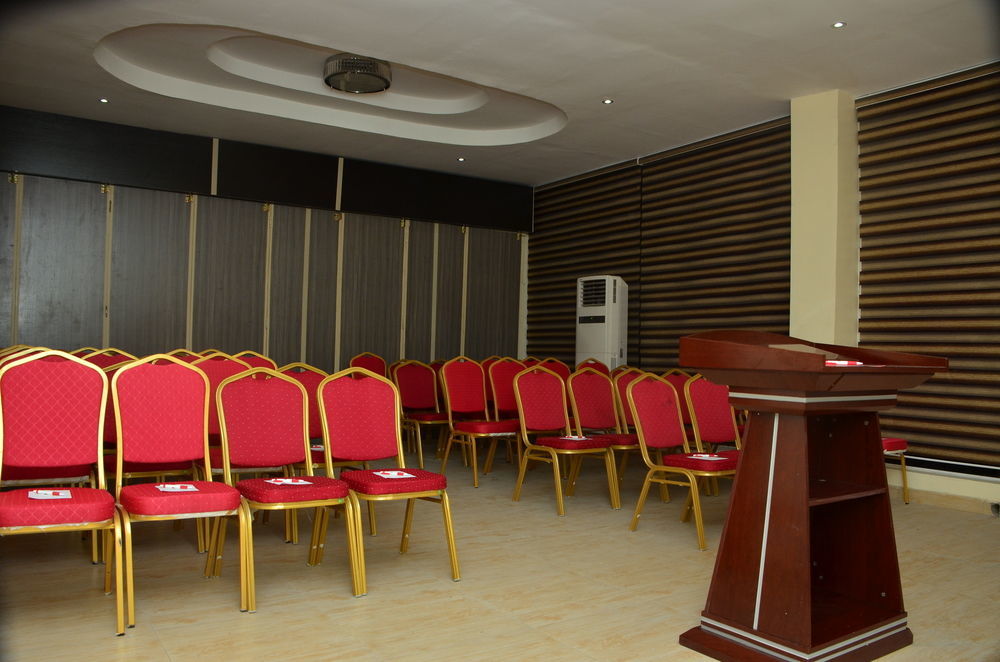 Sweet Spirit Hotel And Suites Danag - 포트하커트 외부 사진