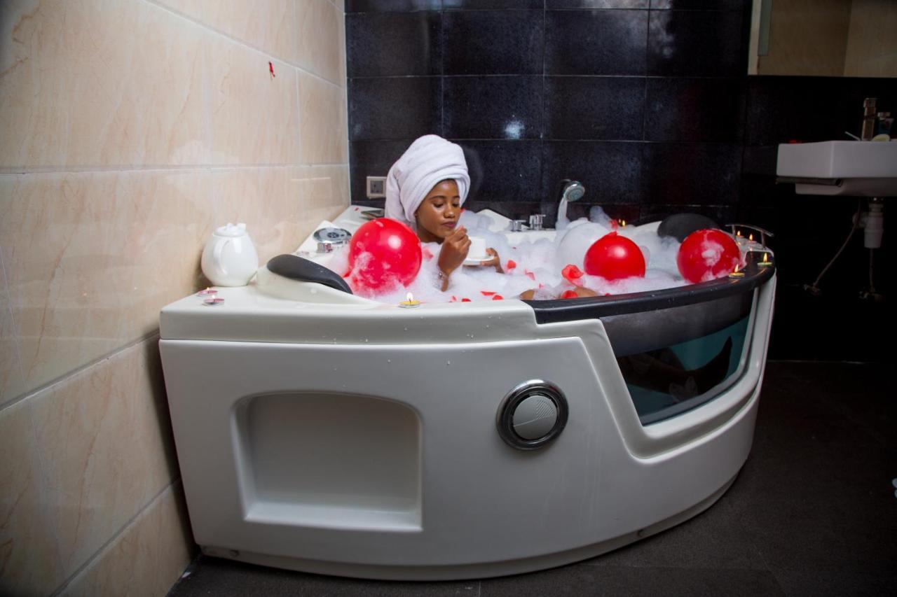 Sweet Spirit Hotel And Suites Danag - 포트하커트 외부 사진